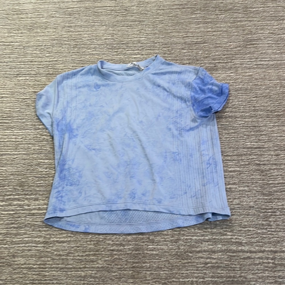 Lululemon Womens small shirt, blue tie dye, workout crop top